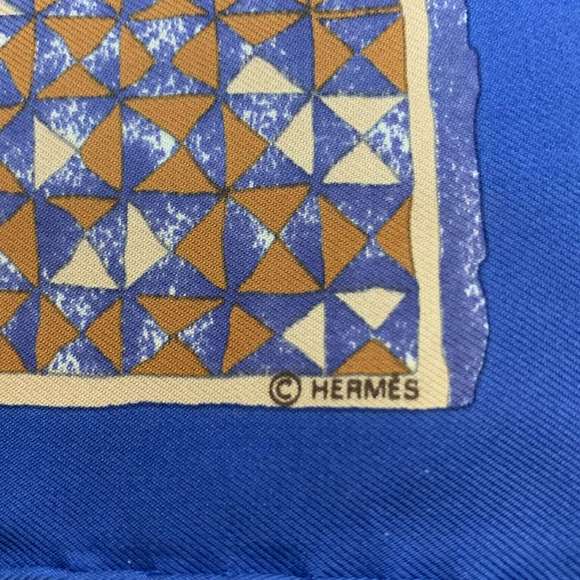 HERMES Petit Carre Scarves - Picture 5 of 5